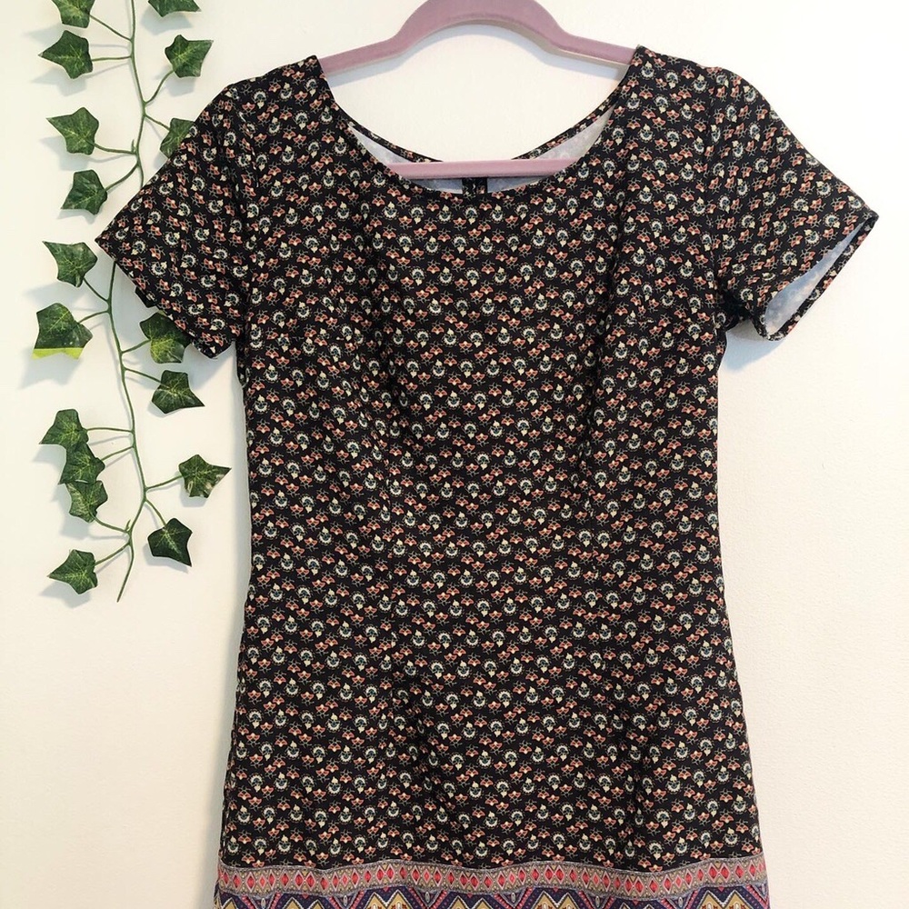 Hollister Co. geometric patterned tshirt dress.